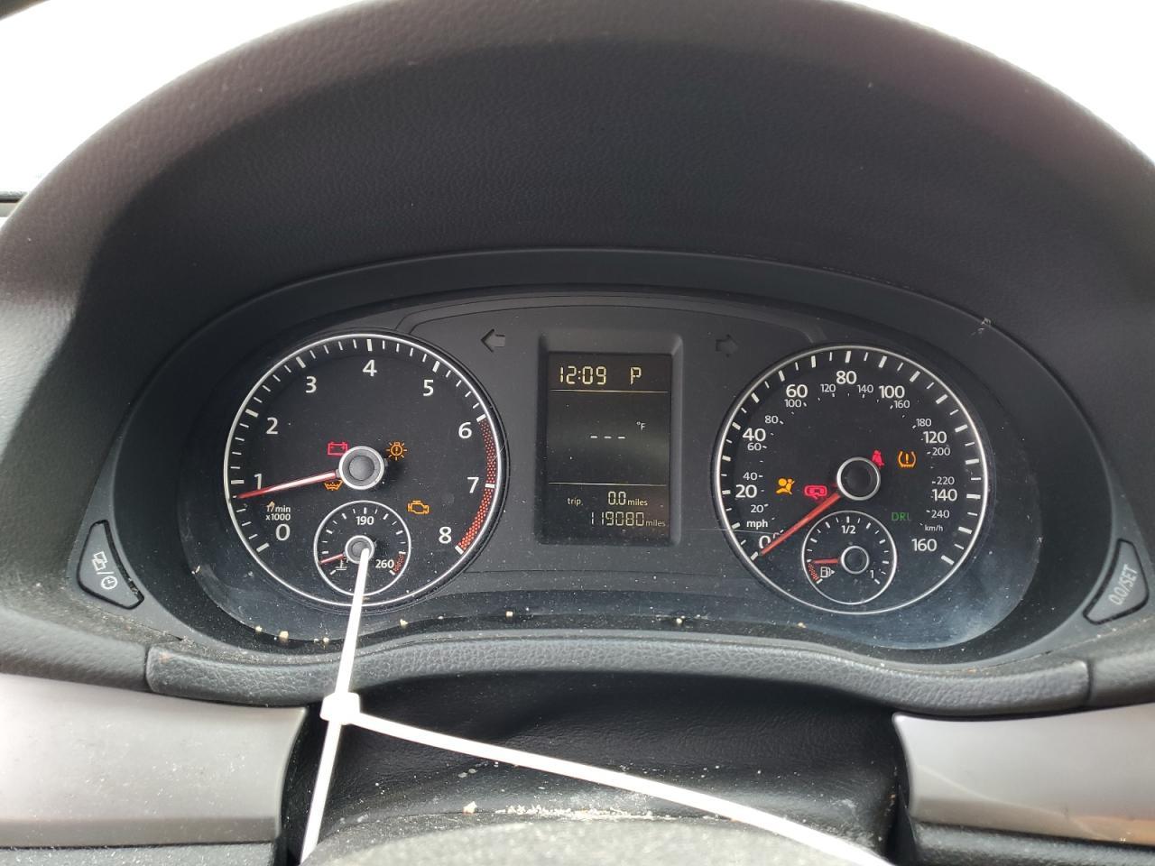 2014 VOLKSWAGEN Passat