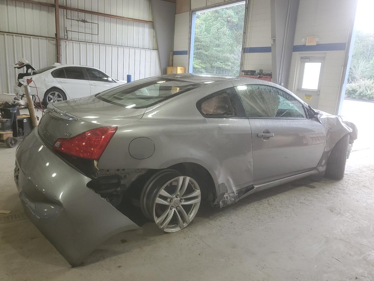 2009 INFINITI G37