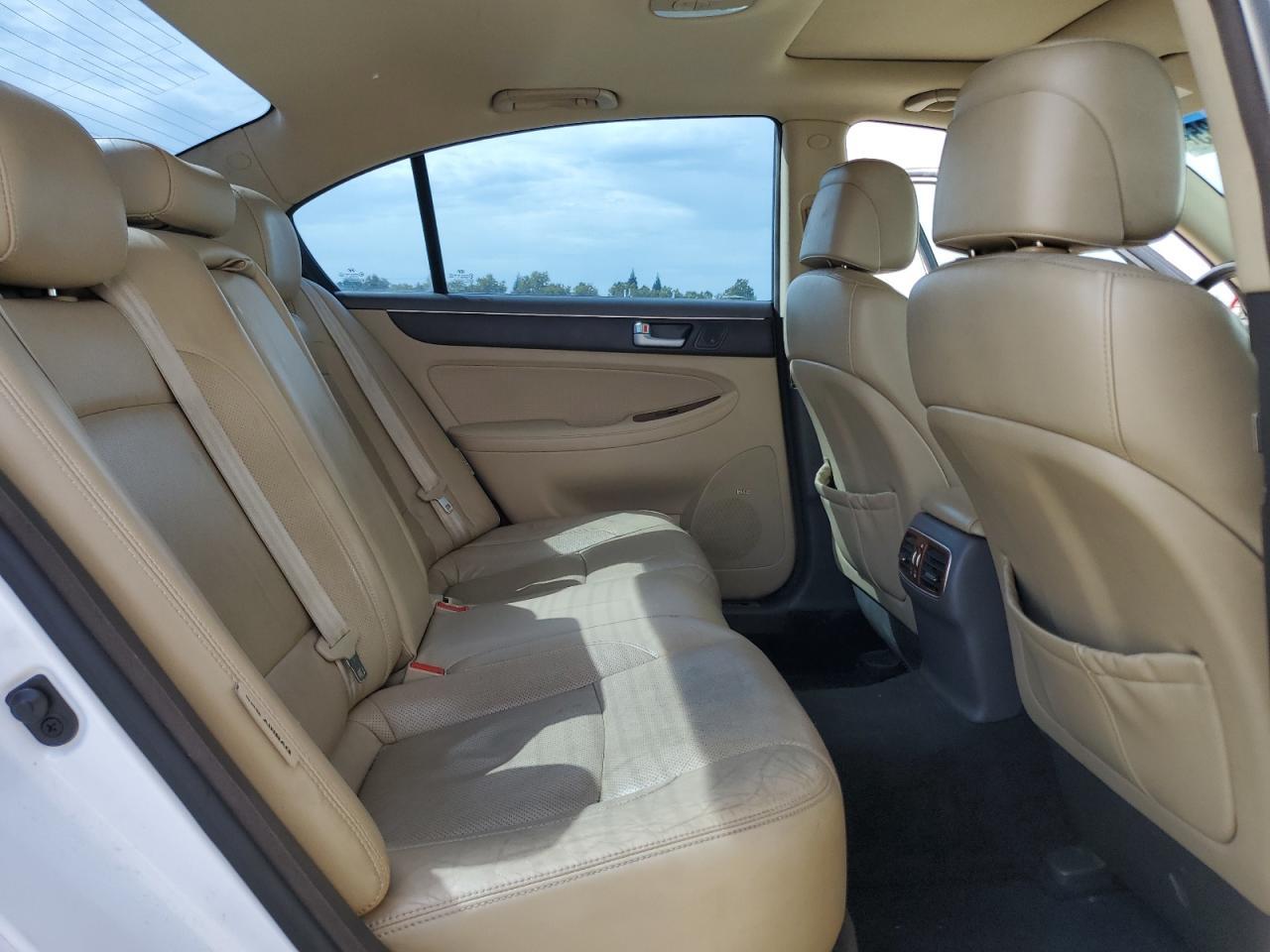 2014 HYUNDAI GENESIS