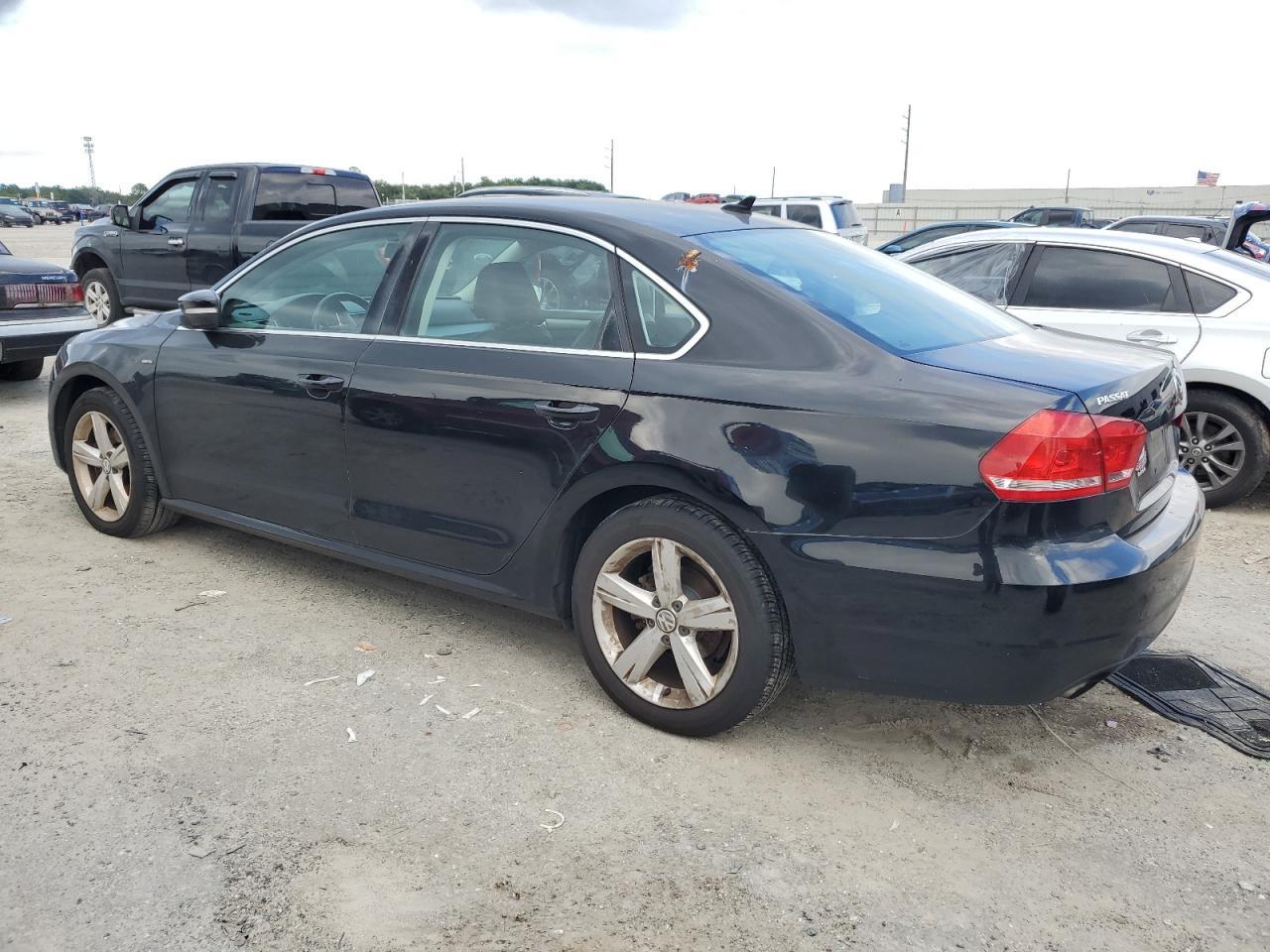 2015 VOLKSWAGEN Passat