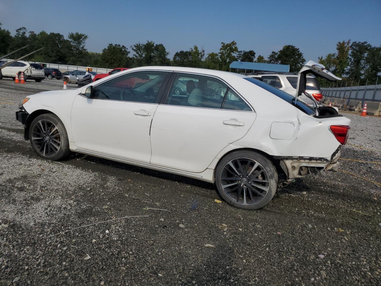 2014 TOYOTA CAMRY