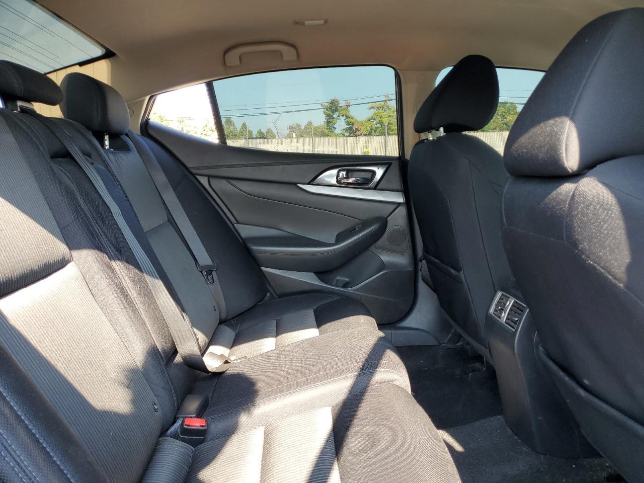 2017 NISSAN Maxima