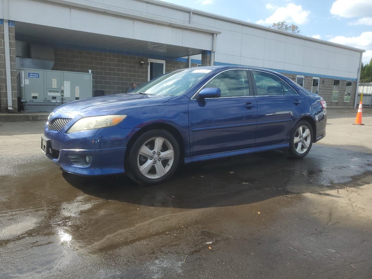 2011 TOYOTA CAMRY