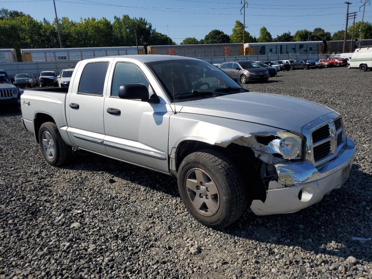2005 DODGE Dakota