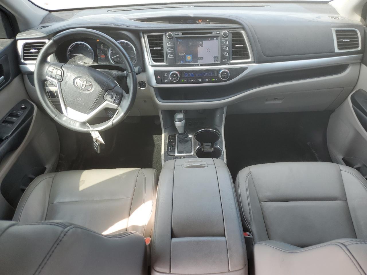 2015 TOYOTA HIGHLANDER