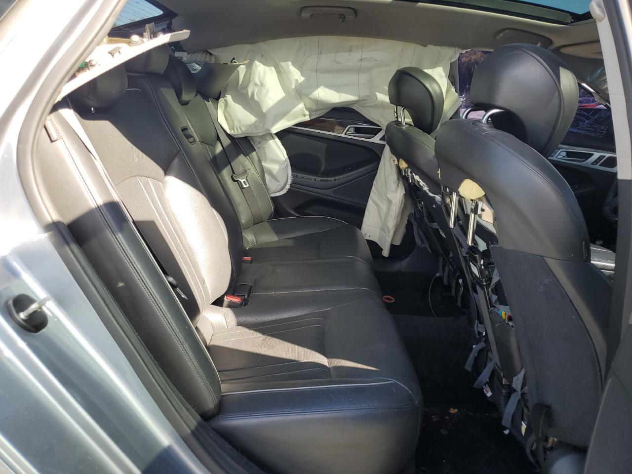 2015 HYUNDAI GENESIS