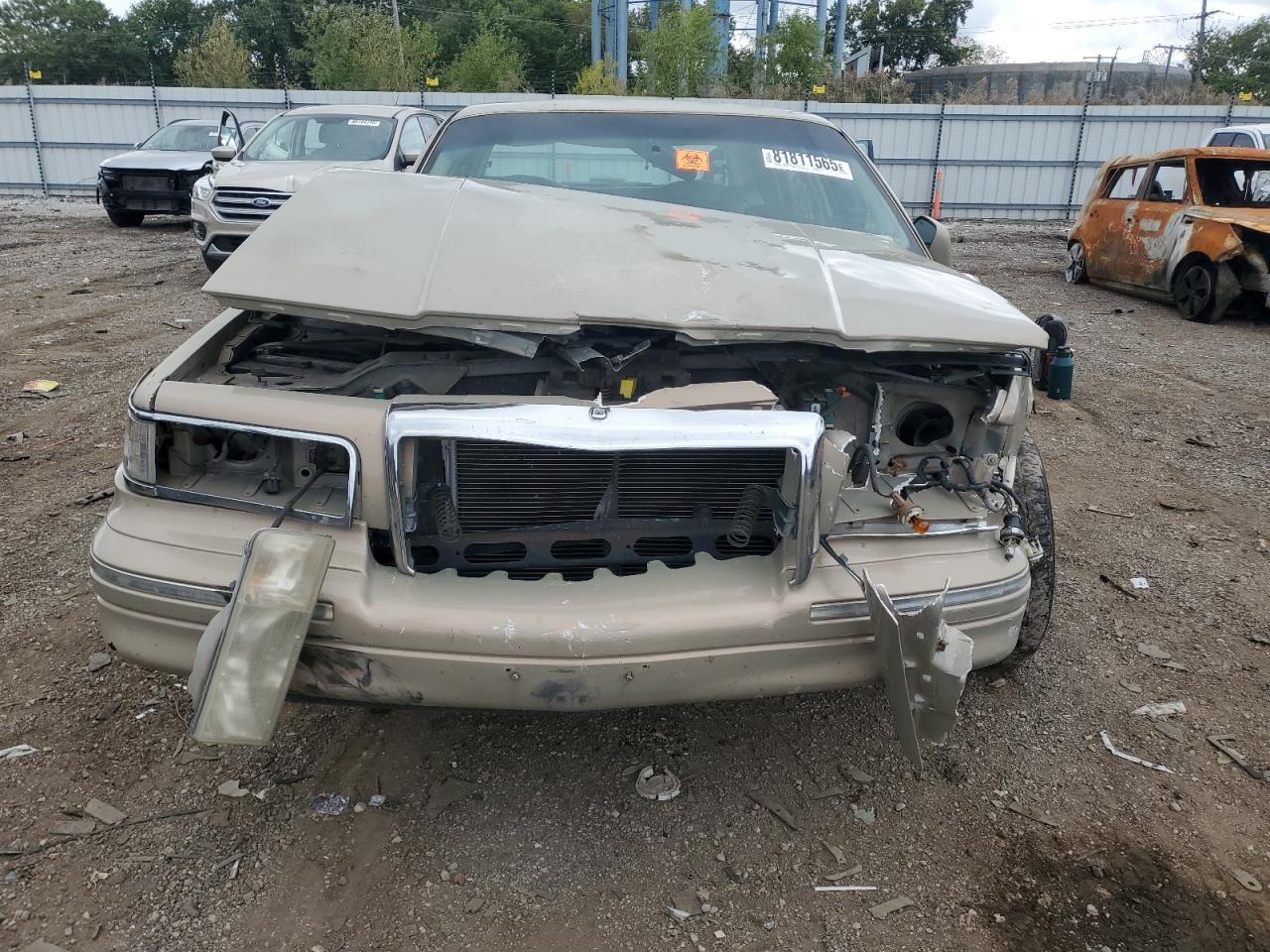 1996 LINCOLN Town Car