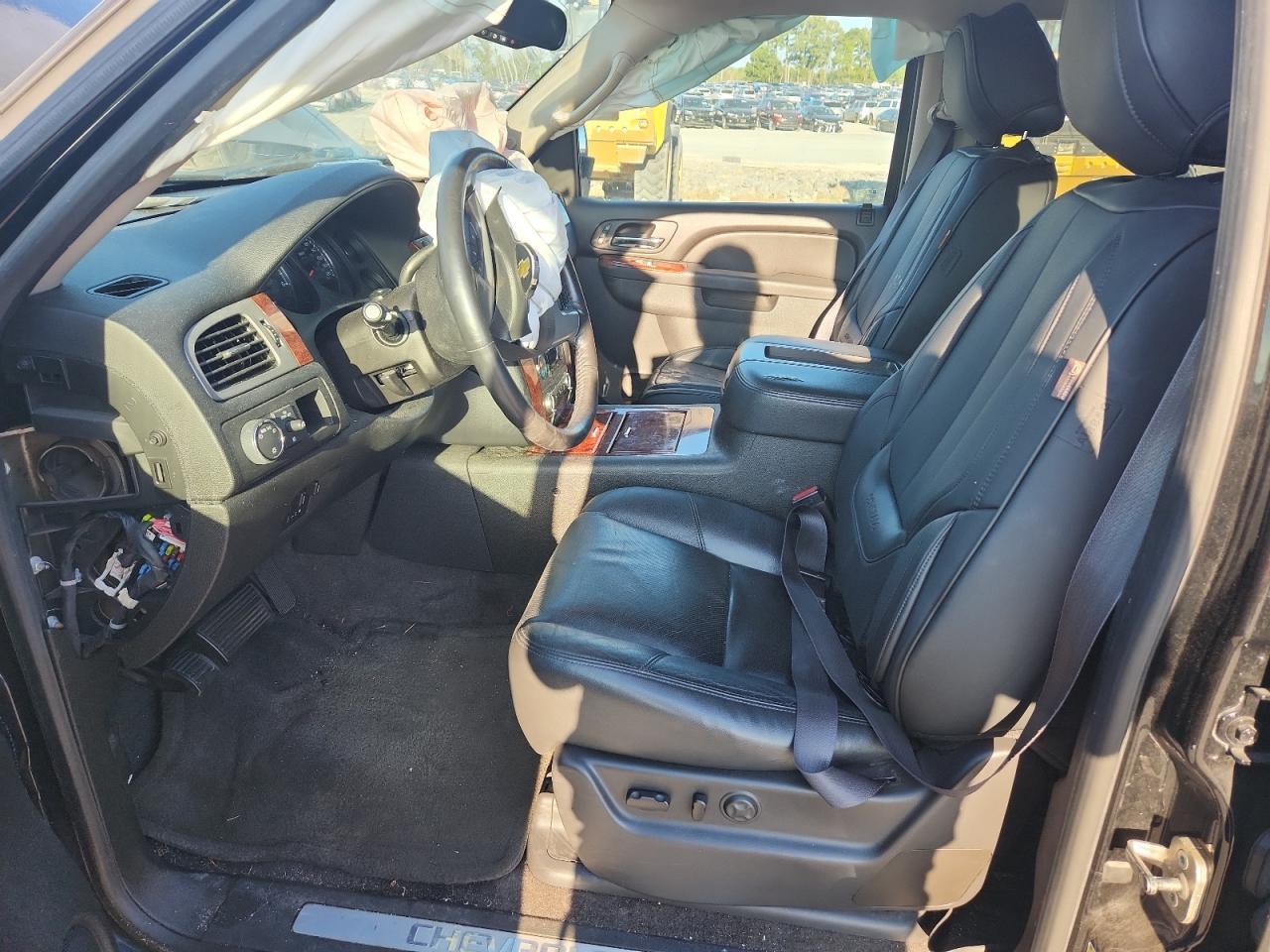 2014 CHEVROLET Suburban