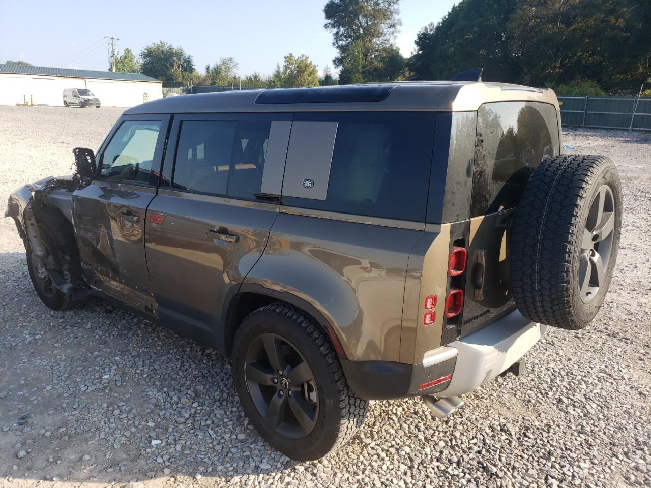 2024 LAND ROVER Defender