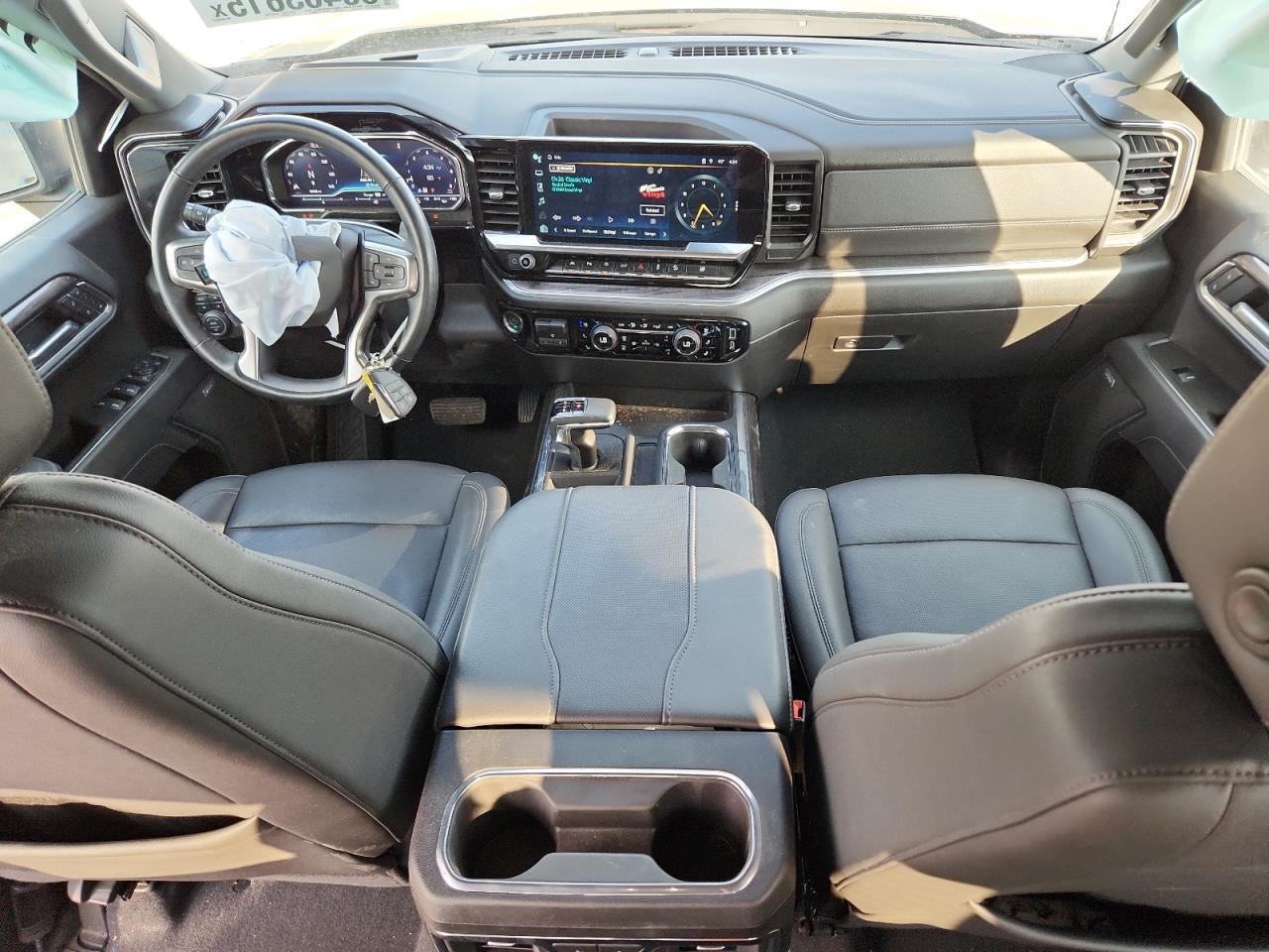 2025 CHEVROLET Silverado
