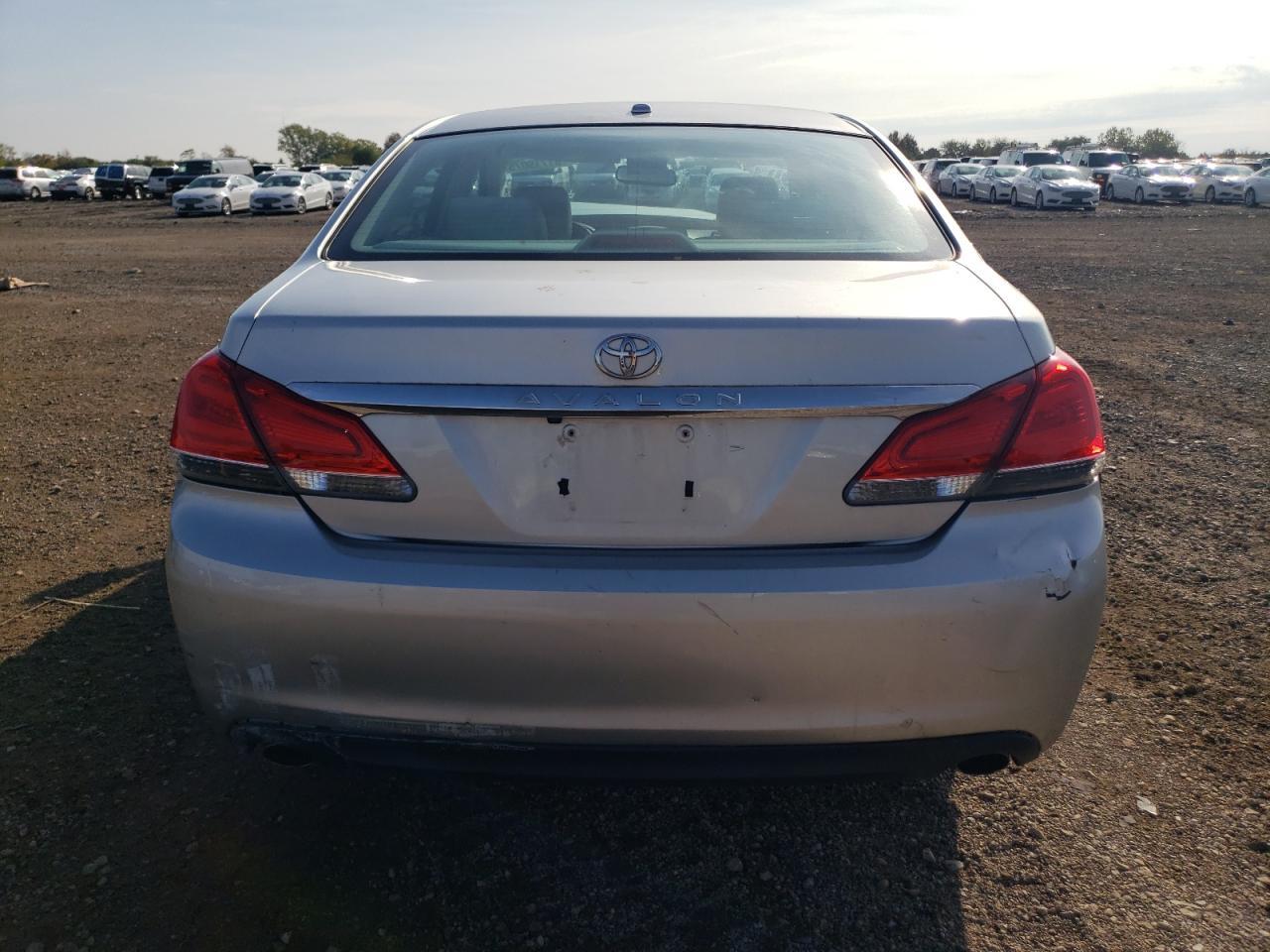 2012 TOYOTA Avalon