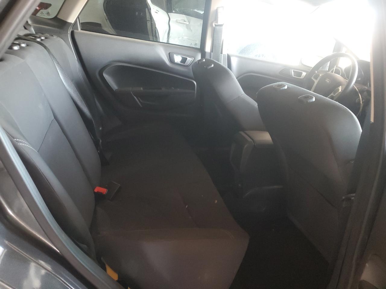 2016 FORD Fiesta