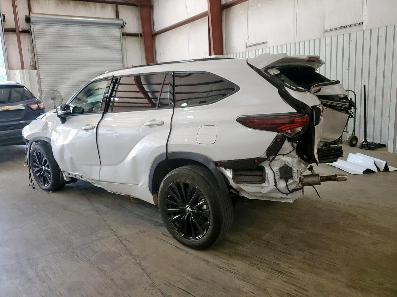 2024 TOYOTA HIGHLANDER
