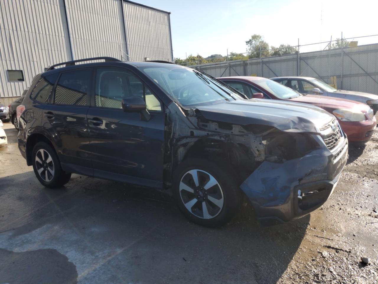 2017 SUBARU FORESTER
