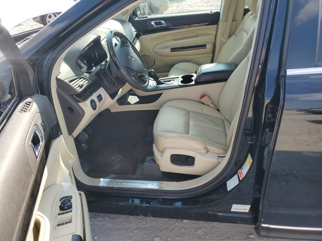 2019 LINCOLN MKT