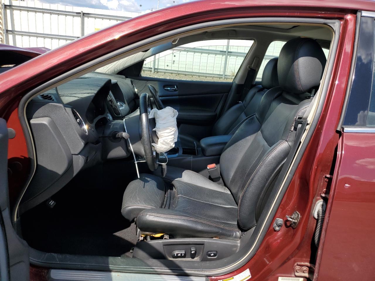 2010 NISSAN Maxima