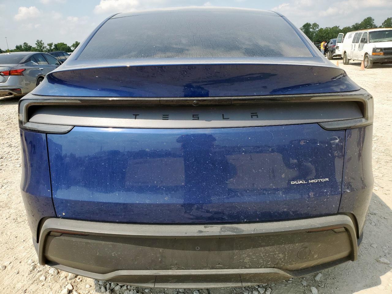 2026 TESLA MODEL Y