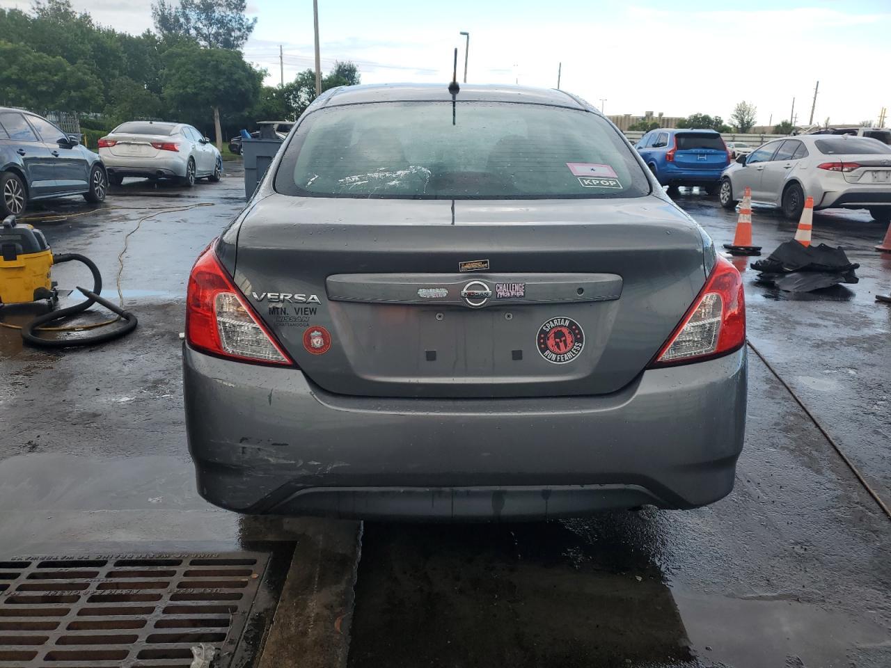 2016 NISSAN VERSA