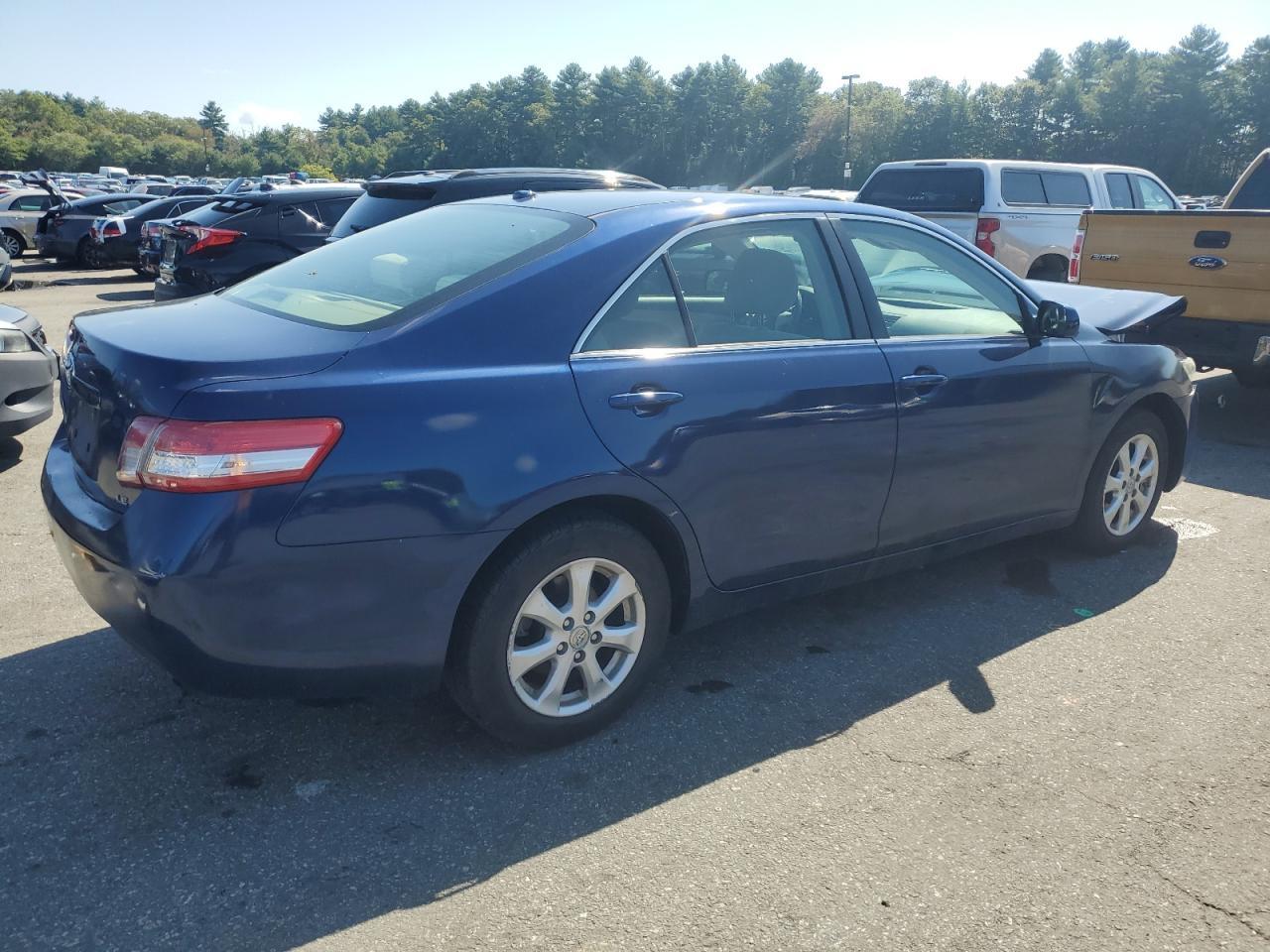 2011 TOYOTA CAMRY