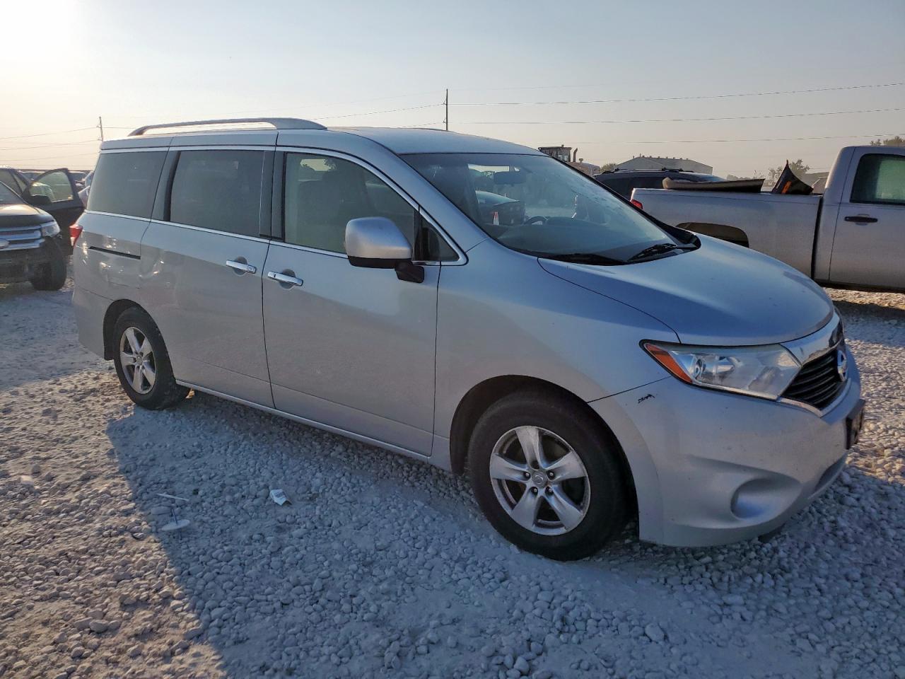 2017 NISSAN Quest