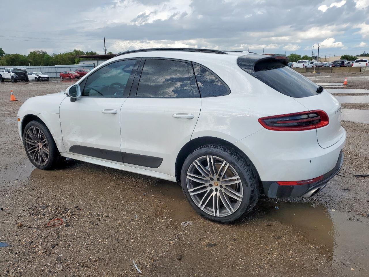 2015 PORSCHE Macan
