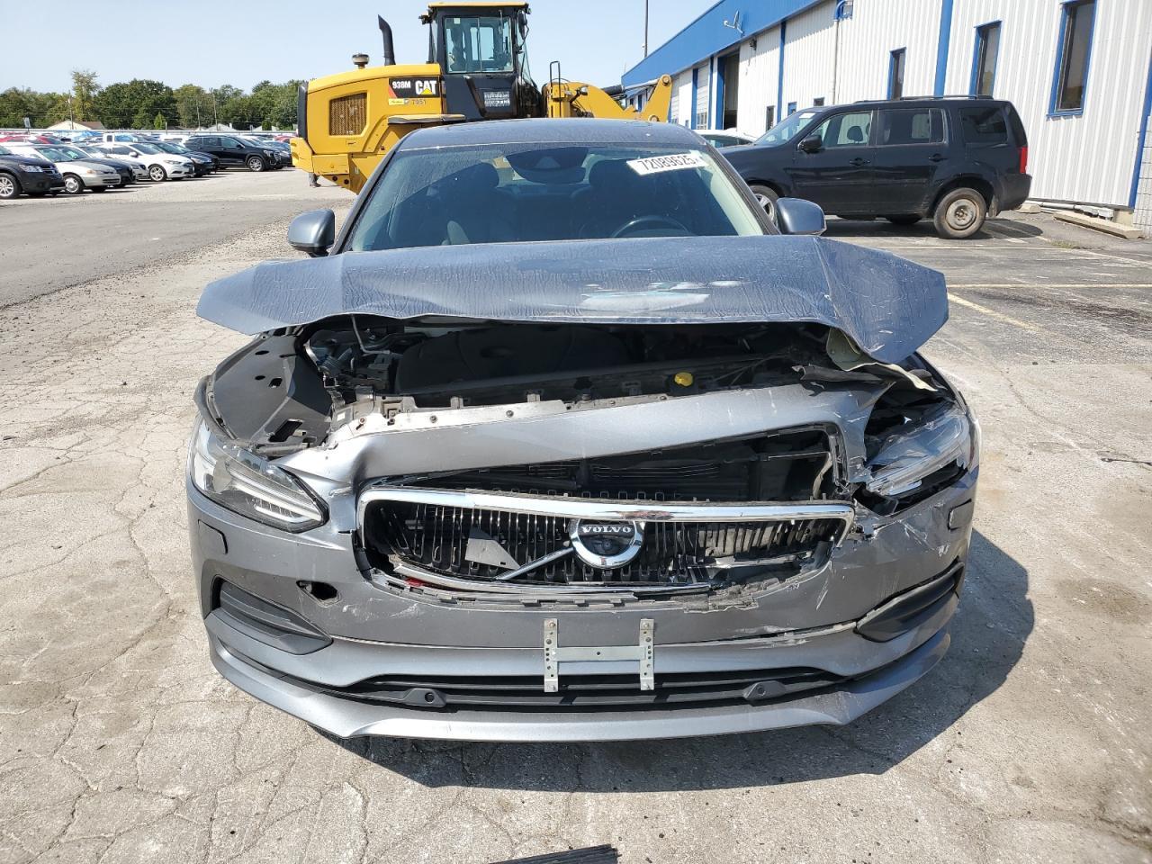 2017 VOLVO S90