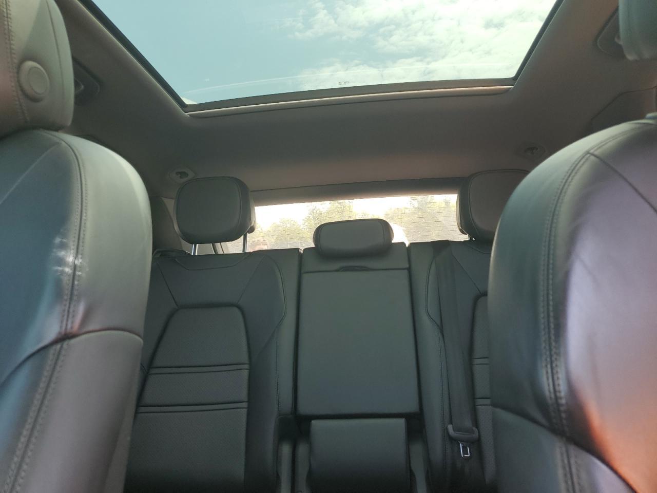 2019 PORSCHE CAYENNE