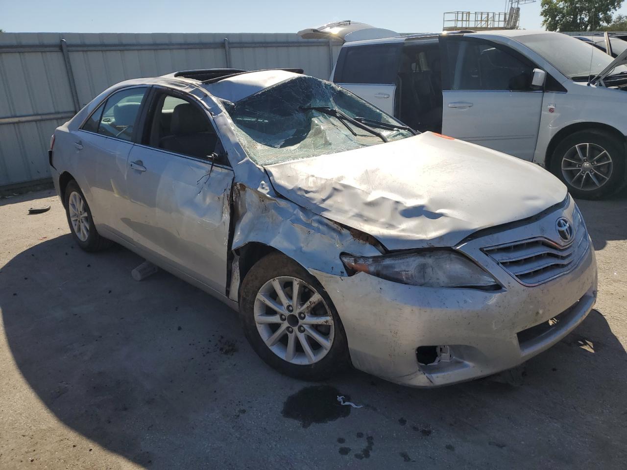 2011 TOYOTA CAMRY