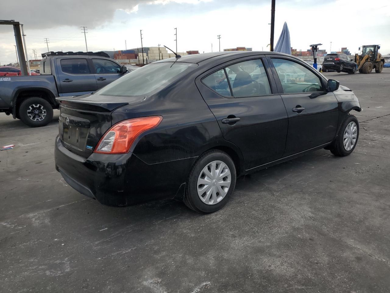 2016 NISSAN VERSA