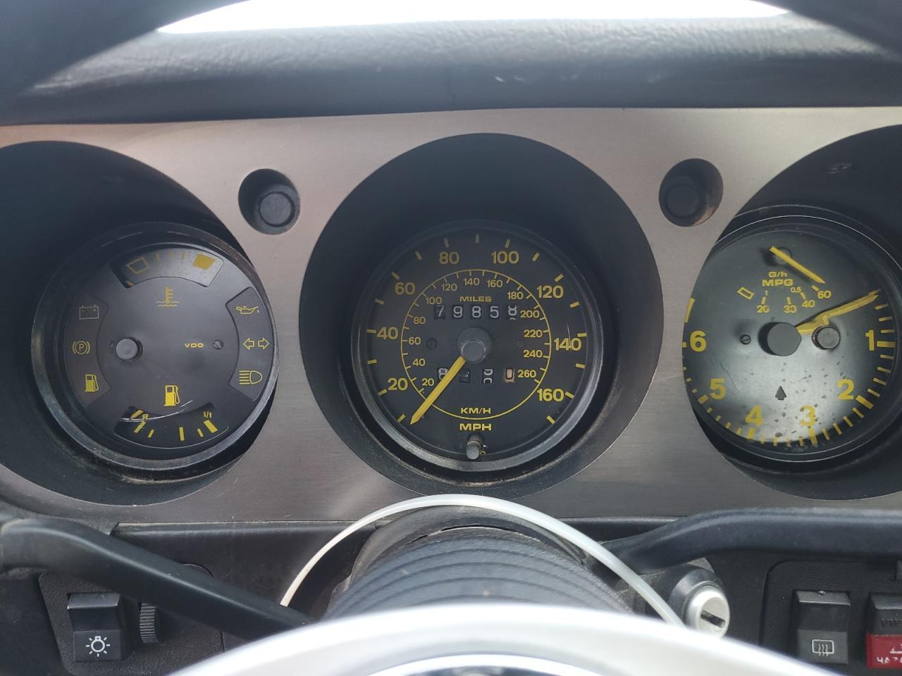 1984 PORSCHE 944