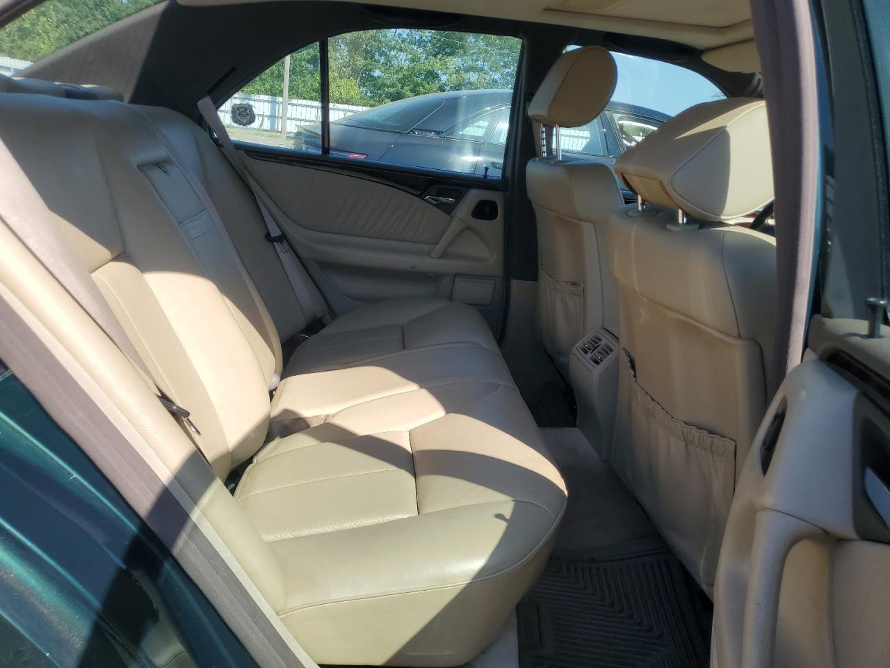 1997 MERCEDES-BENZ E-Class