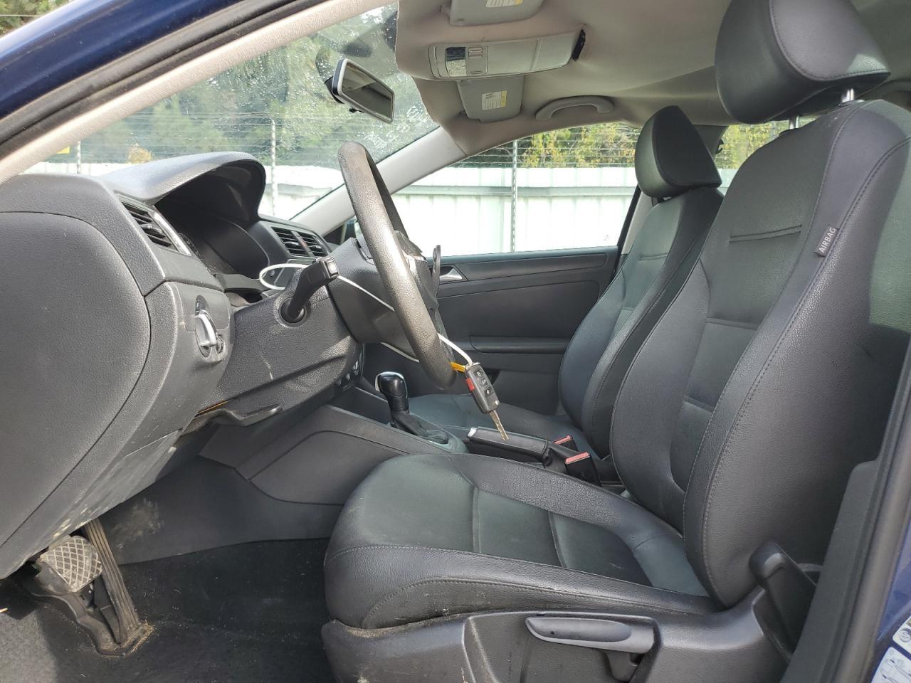 2011 VOLKSWAGEN JETTA