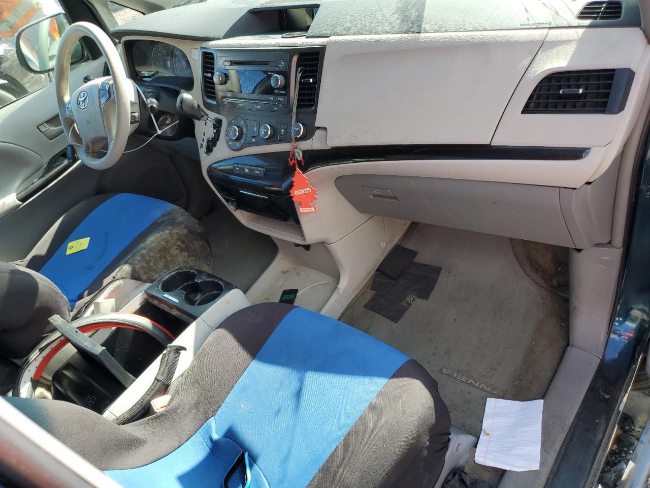 2012 TOYOTA SIENNA