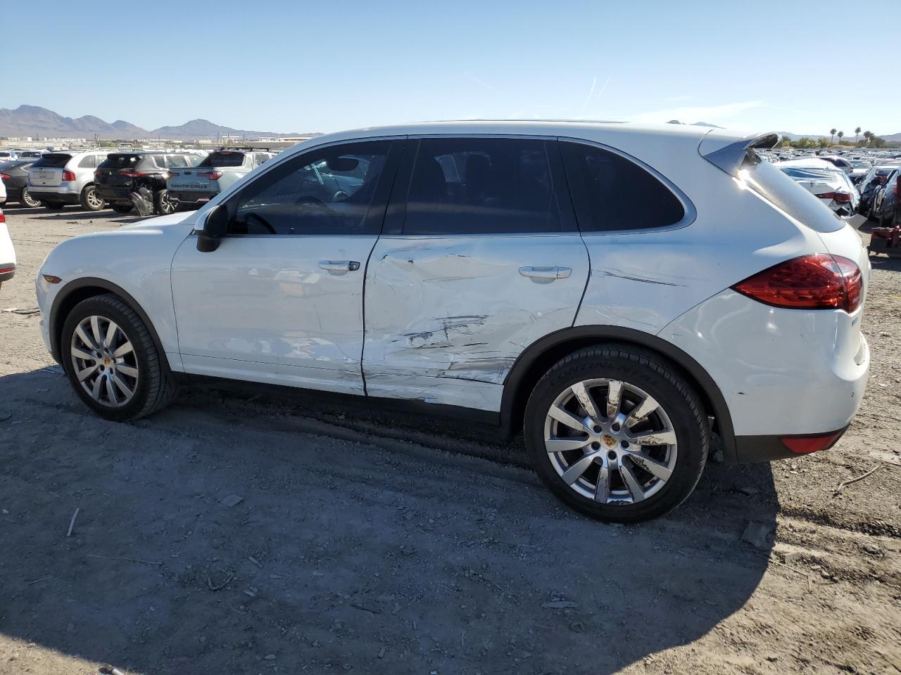 2014 PORSCHE CAYENNE