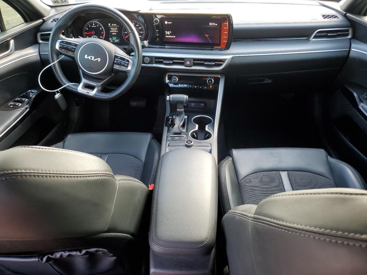 2022 KIA K5