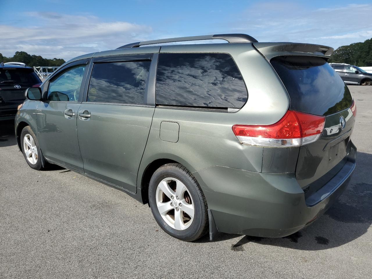2013 TOYOTA SIENNA