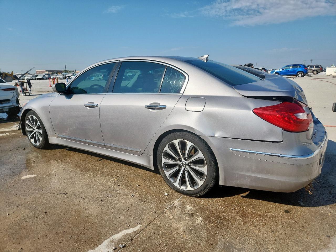 2013 HYUNDAI GENESIS