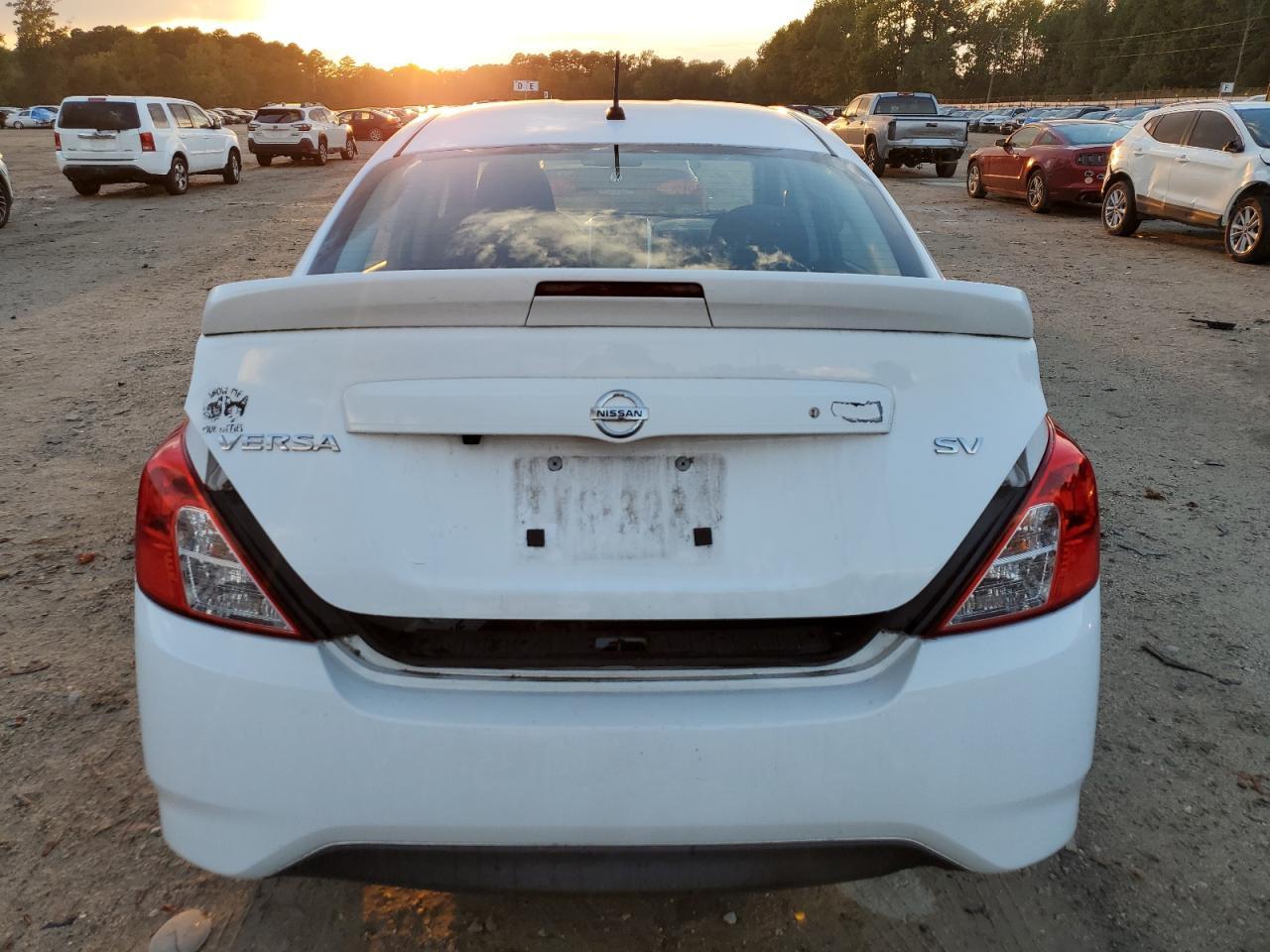 2018 NISSAN VERSA