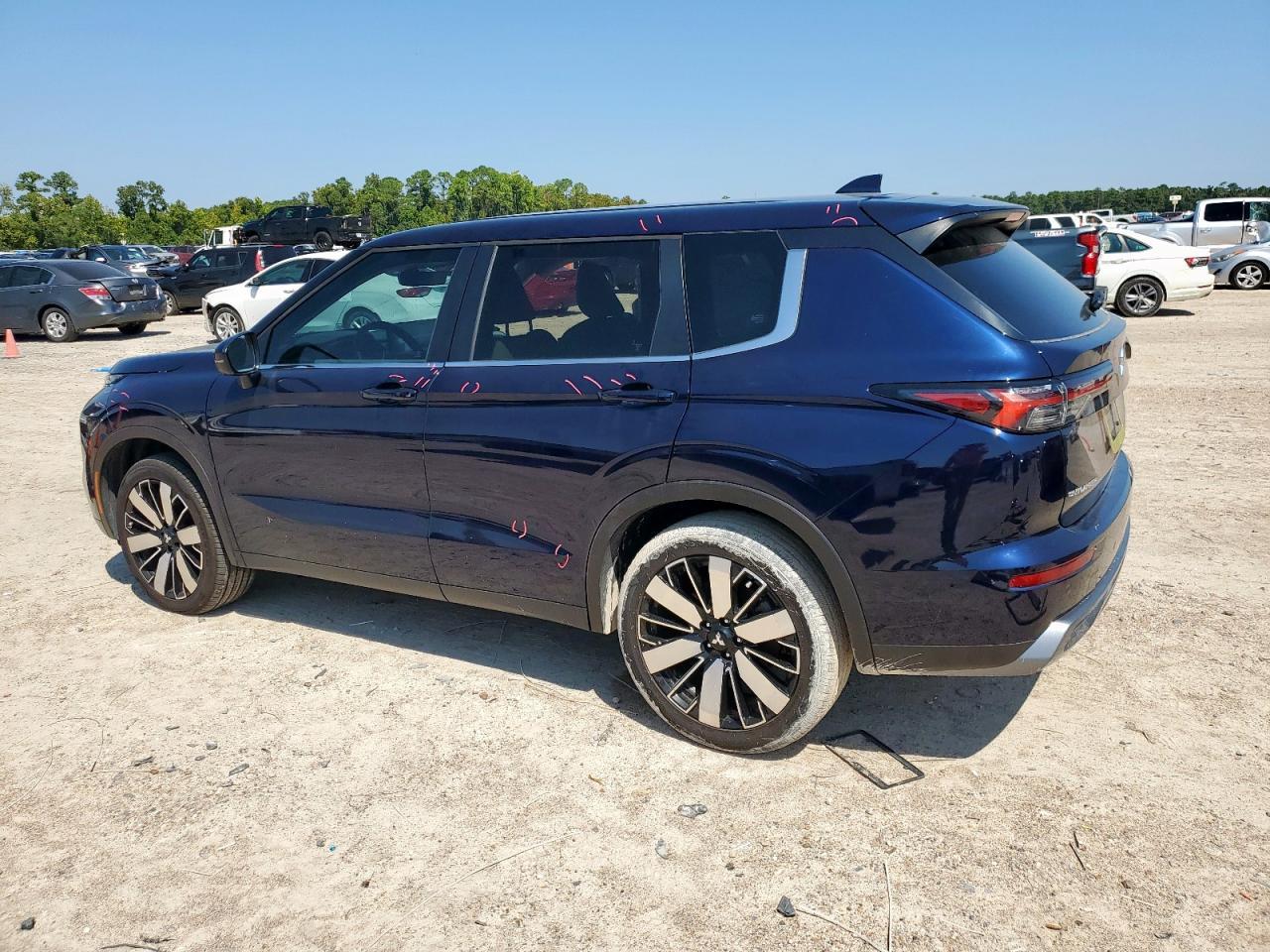 2025 MITSUBISHI outlander