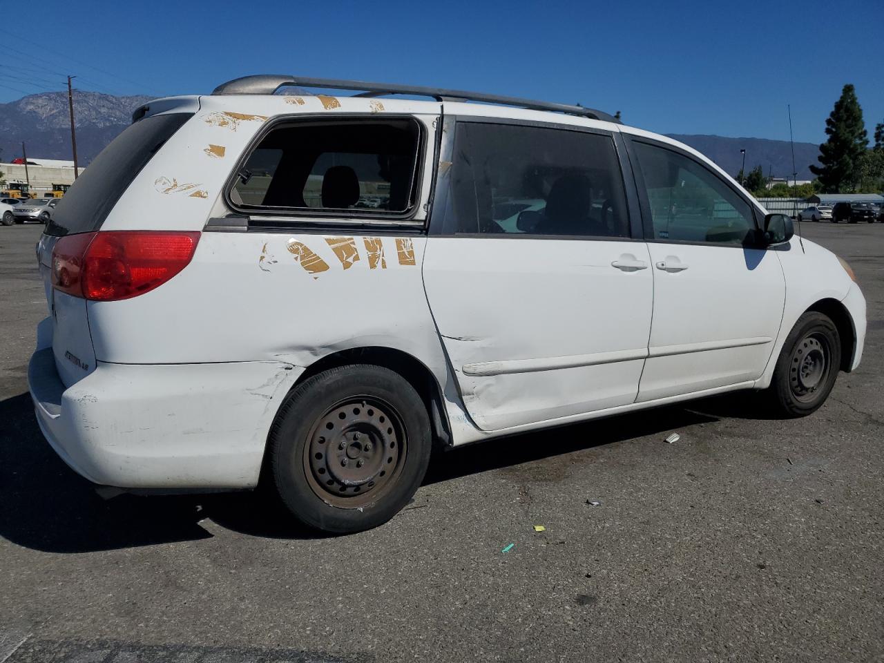 2010 TOYOTA SIENNA