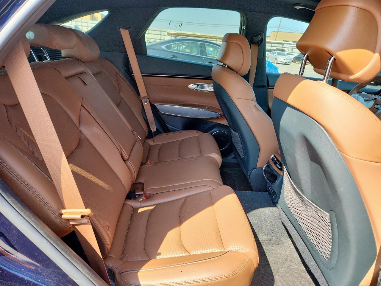 2025 GENESIS GV70