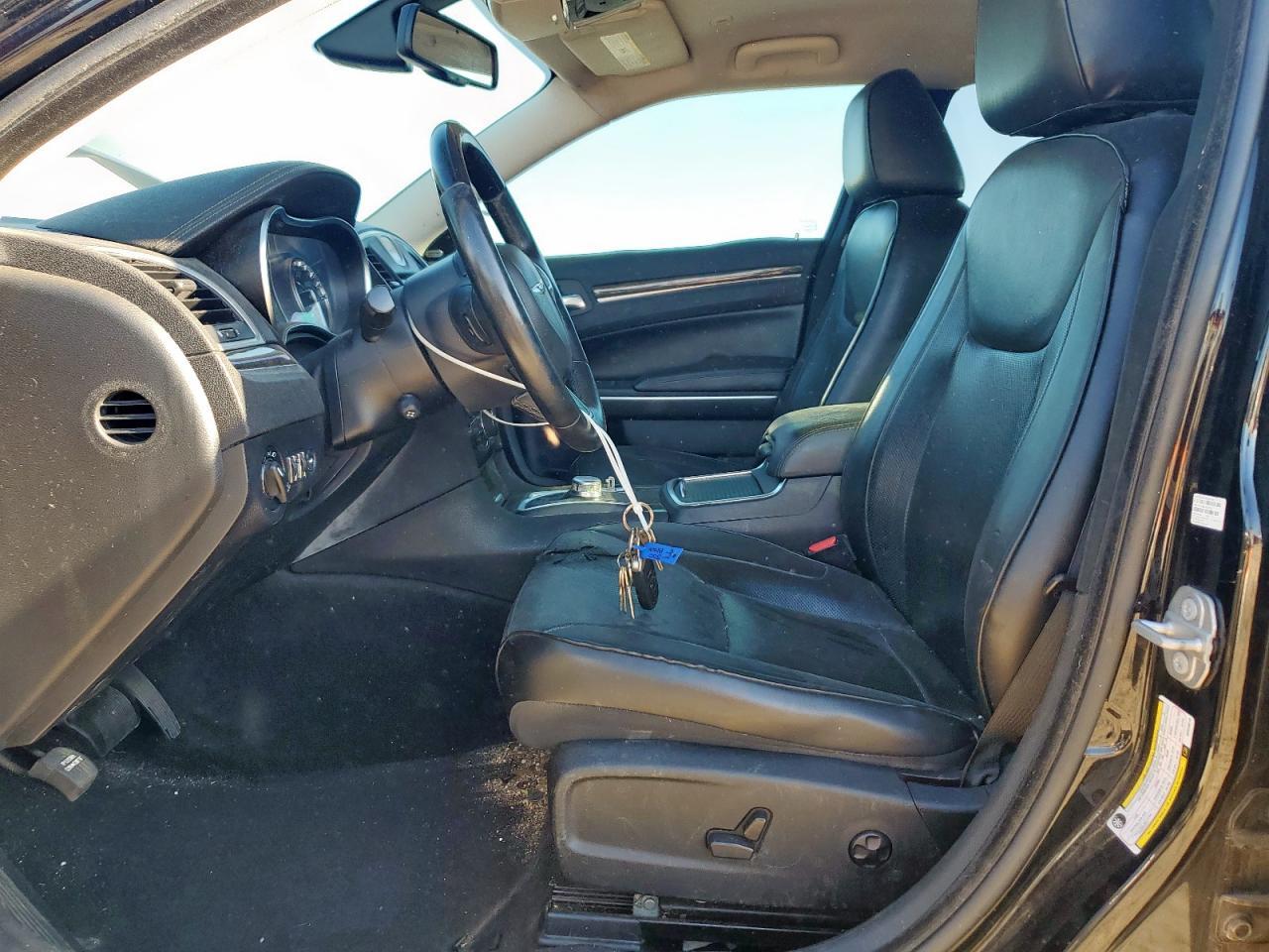 2019 CHRYSLER 300