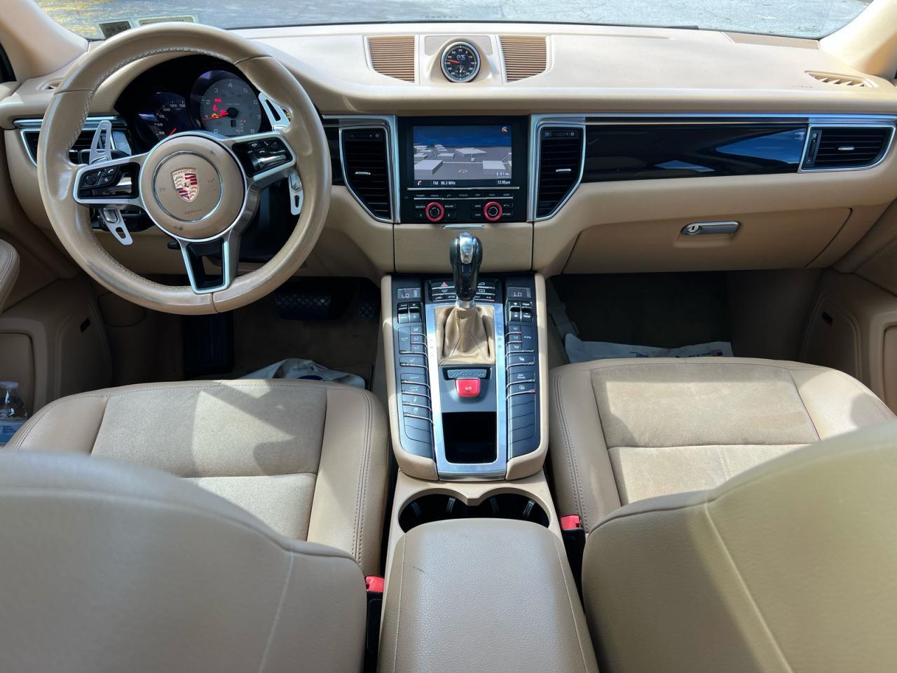 2015 PORSCHE Macan