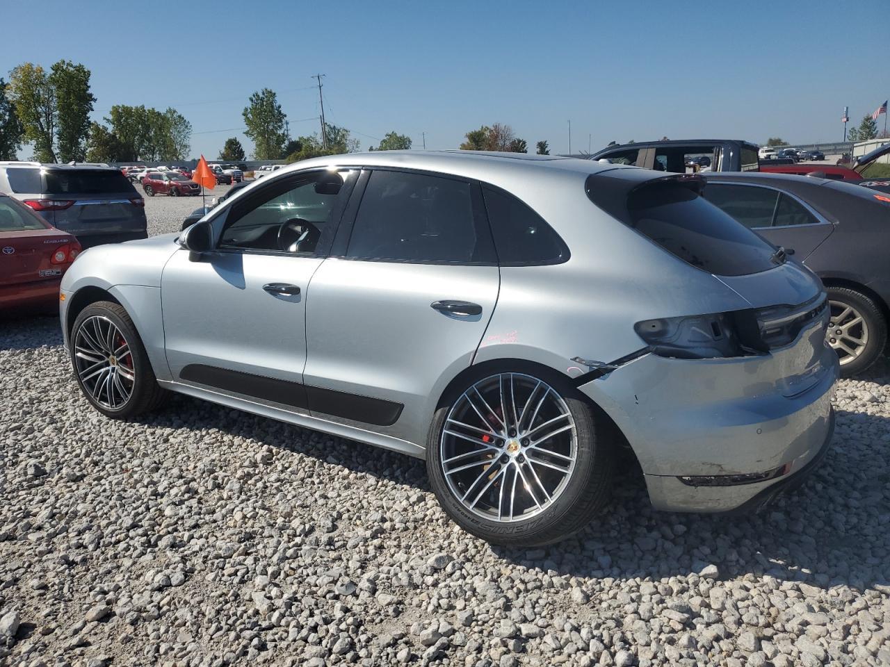 2020 PORSCHE Macan