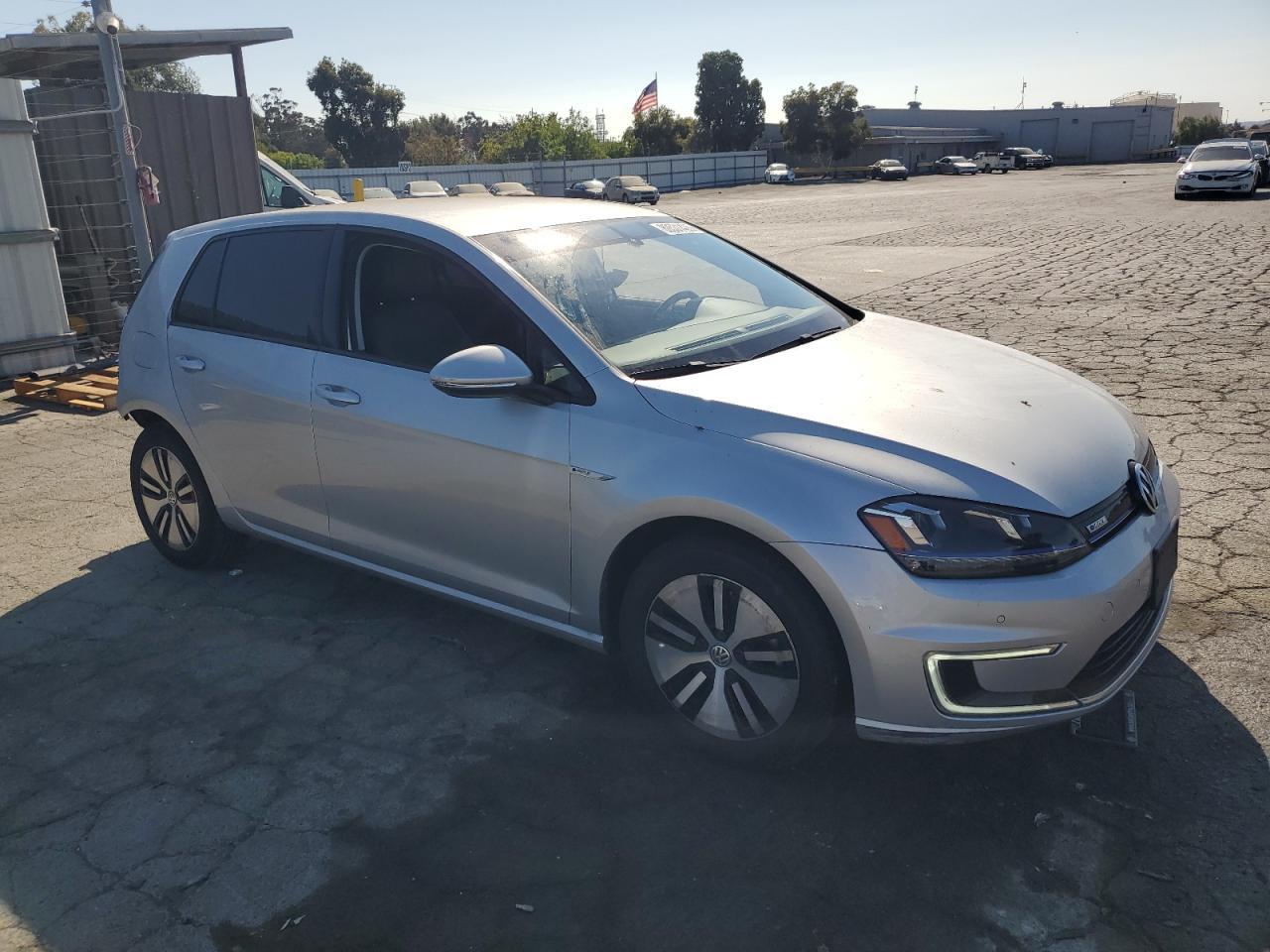 2015 VOLKSWAGEN e-Golf