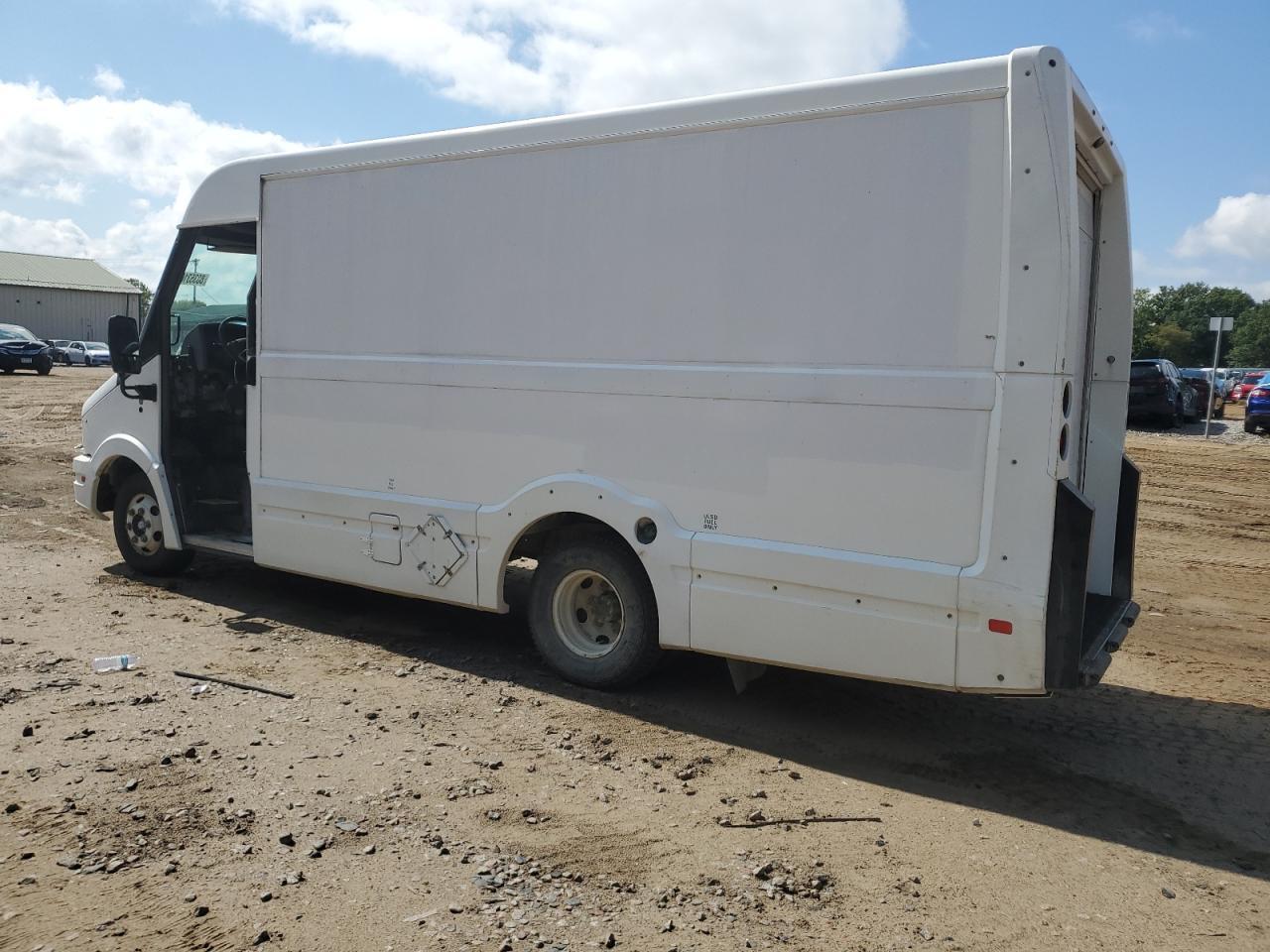 2012 ISUZU NPR