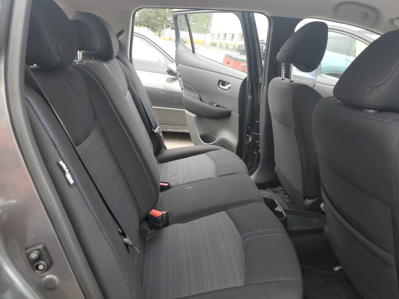 2025 NISSAN LEAF