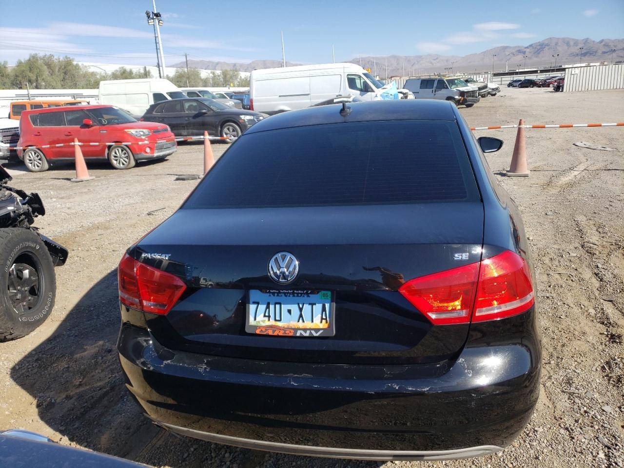 2012 VOLKSWAGEN Passat