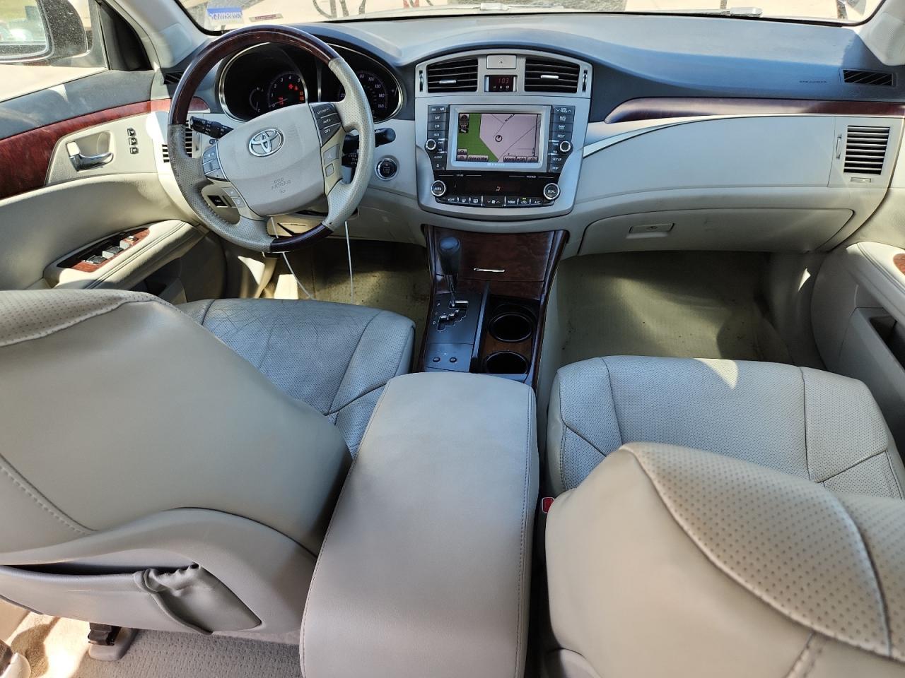2011 TOYOTA Avalon