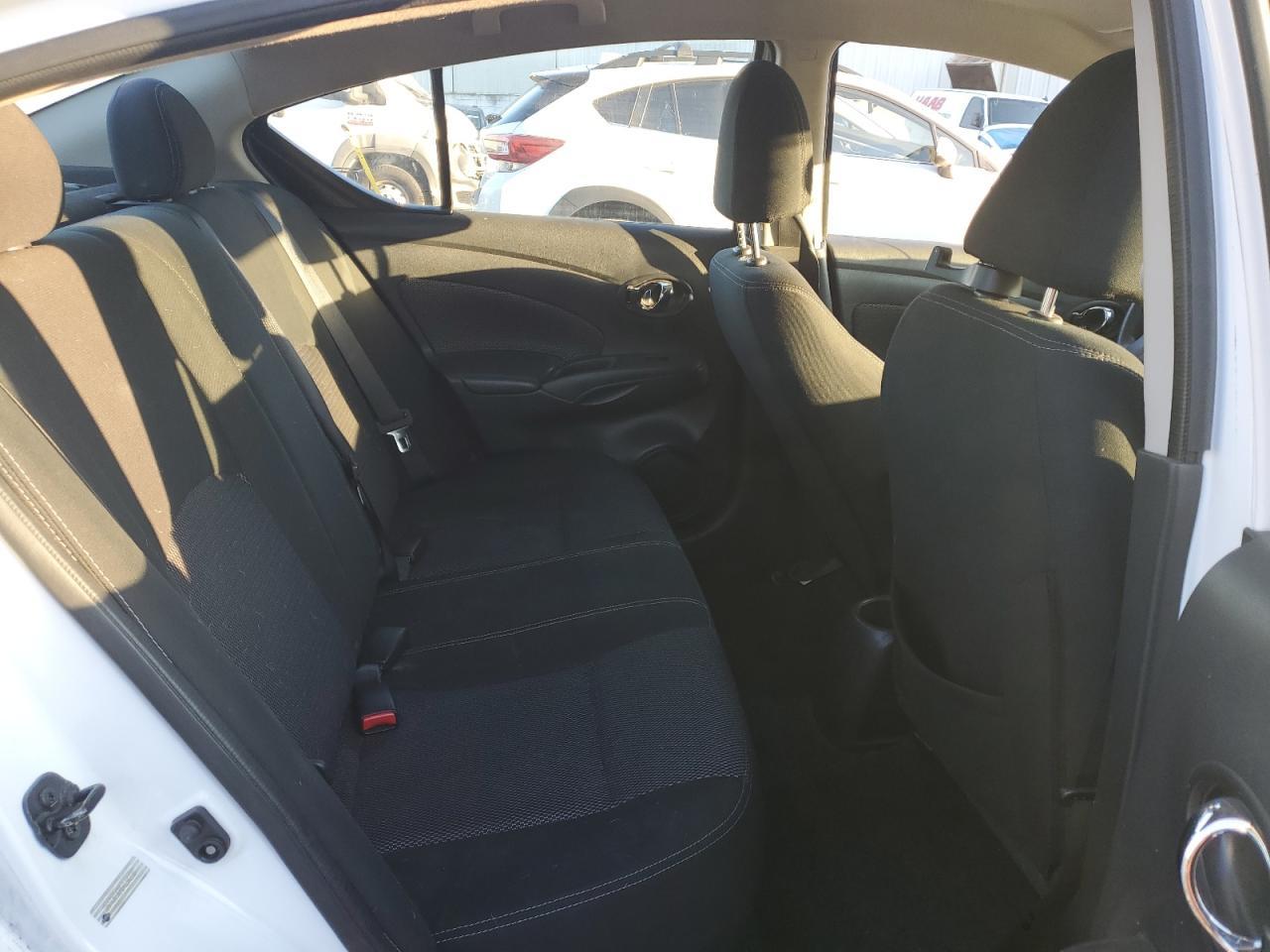 2017 NISSAN VERSA
